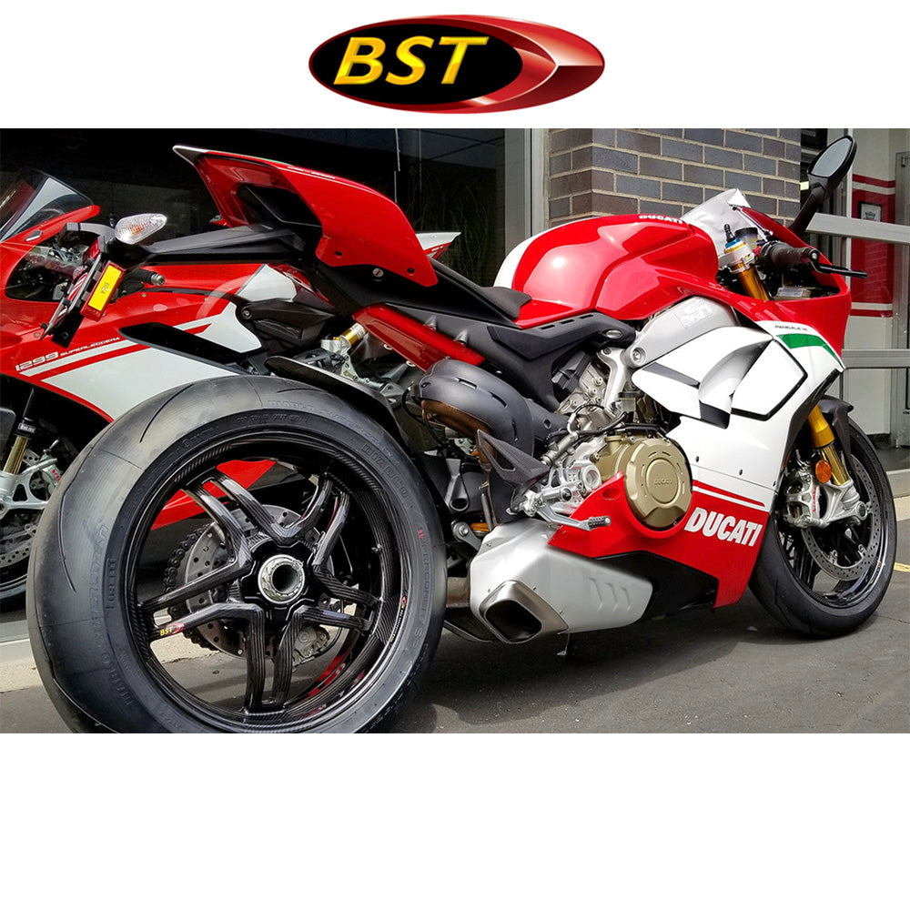 ドゥカティ 1199パニガーレS用 BST Rapid TEK 17 x 6J グロスカーボンファイバー製リアトホイール1本 BST Rapid TEK 17 x 6.0 Rear Wheel - Ducati 1098/R/S / 1199 / 1299 / 1299Rfe / Panigale V4 (18-24) and V2 / Streetfighter V4 and V2 / 1198 (07-12) / SuperSport 939 (送料無料)