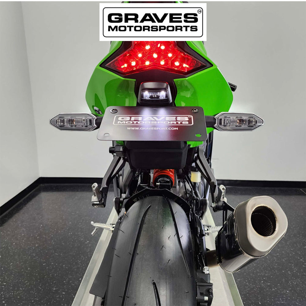 カワサキ Ninja ZX-4RR用 グレイブス モータースポーツ製キャットバック スリップオン カーボンエキゾースト Kawasaki ZX-4RR ZX-4R Cat-Back Slip-On Carbon Exhaust (消費税、送料込み)