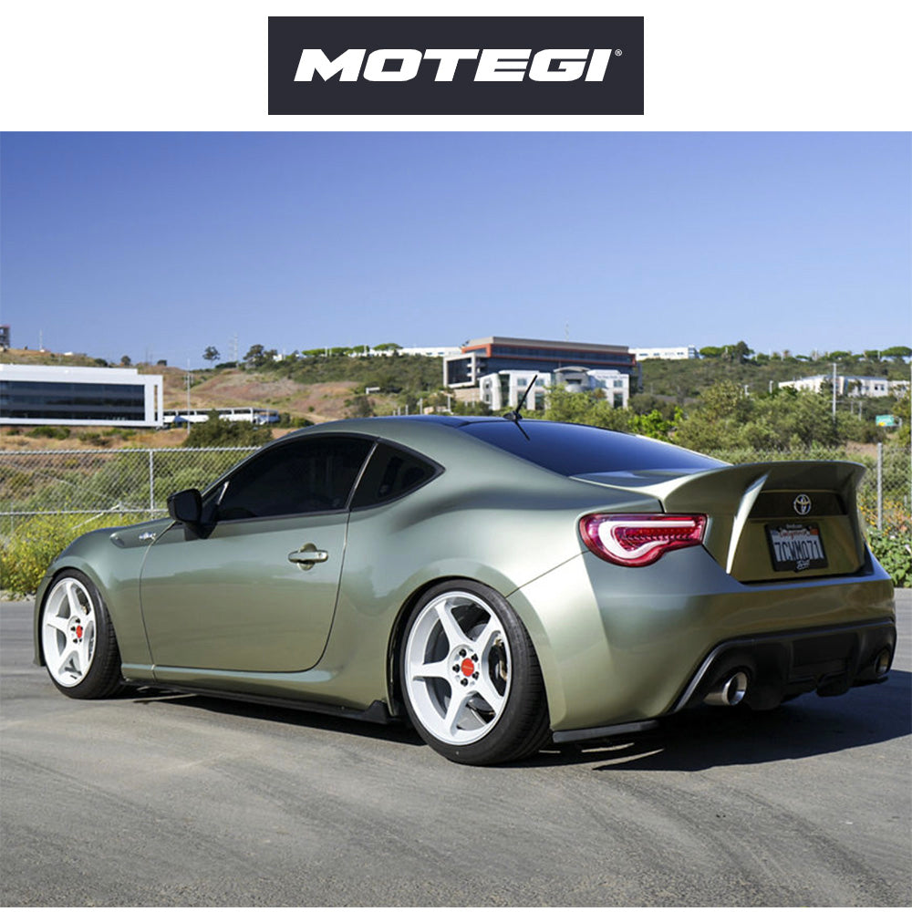 トヨタ GR86 (Toyota GR86)用 モテギ レーシング バトル5 18x8.5J ET 30 フロント&リア ホワイト フロー成形アルミニウムホイール4本セット Motegi BATTLE V 18X8.5 5X100 56 +30 MA-WHT MCH (消費税、送料込み)