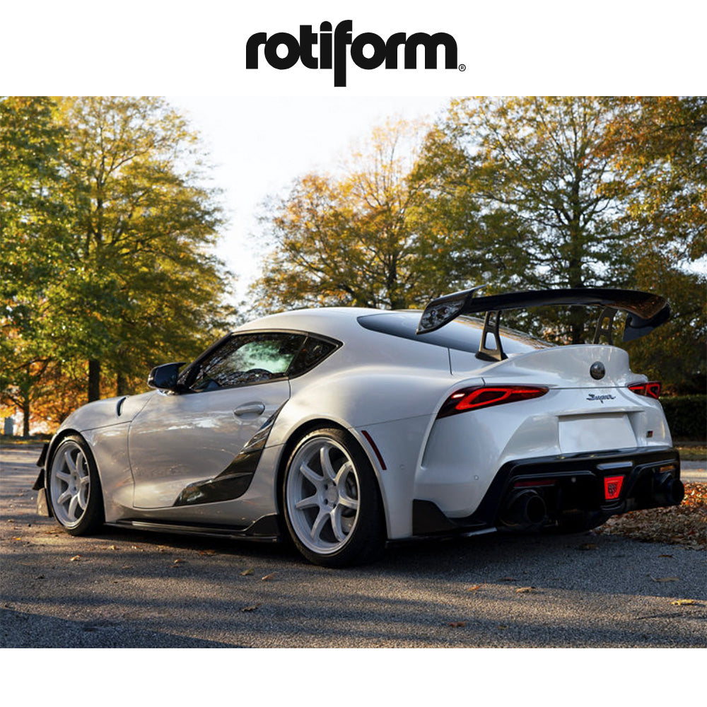 トヨタ カローラスポーツ (Toyota Corolla Sports)用 ロティフォーム BPU 18x8.5J ET 35 フロント&リア グロスホワイト ホイール4本セット Rotiform BPU 18X8.5 5X100 56 +35 WHITE (消費税、送料込み)