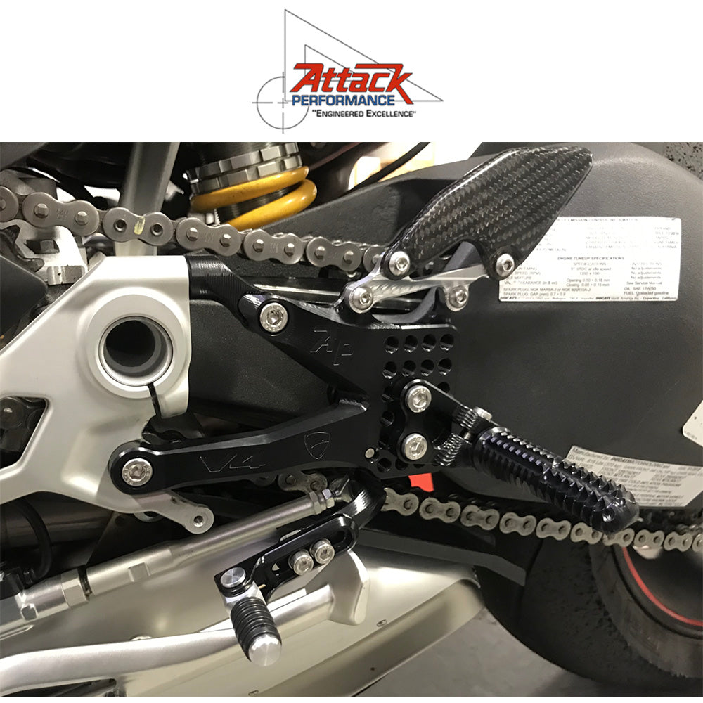 2018-2021年式 ドゥカティ パニガーレＶ４用 アタックパフォーマンス製リアセット(ブラック) REAR SET KIT, DUCATI V4, 2018 -, AERO HARD (消費税、送料込み)