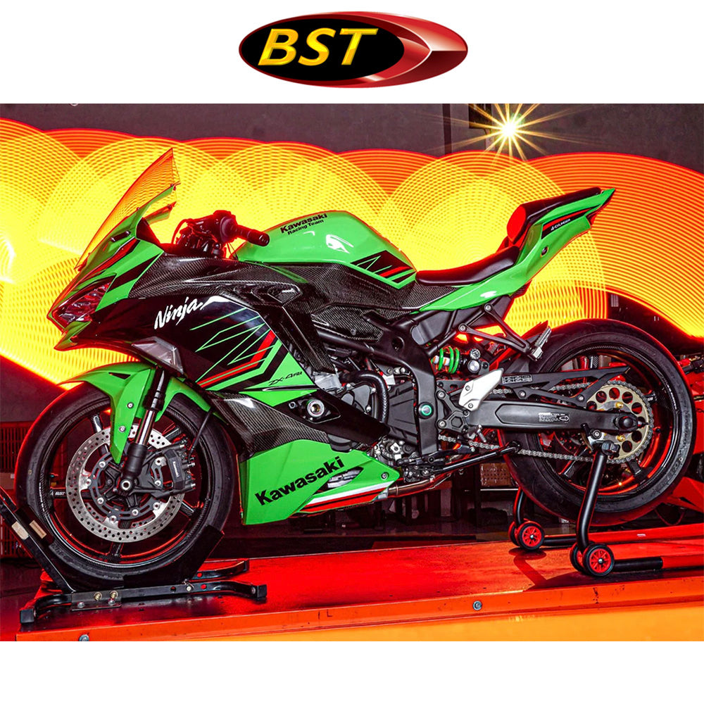 2023-2026年式カワサキ Ｎｉｎｊａ ＺＸ－４ＲＲ用 BST ダイヤモンドトレック カーボンファイバー製(グロス、艶あり) リアホイール (17x4.5J リア) (消費税、送料込み)