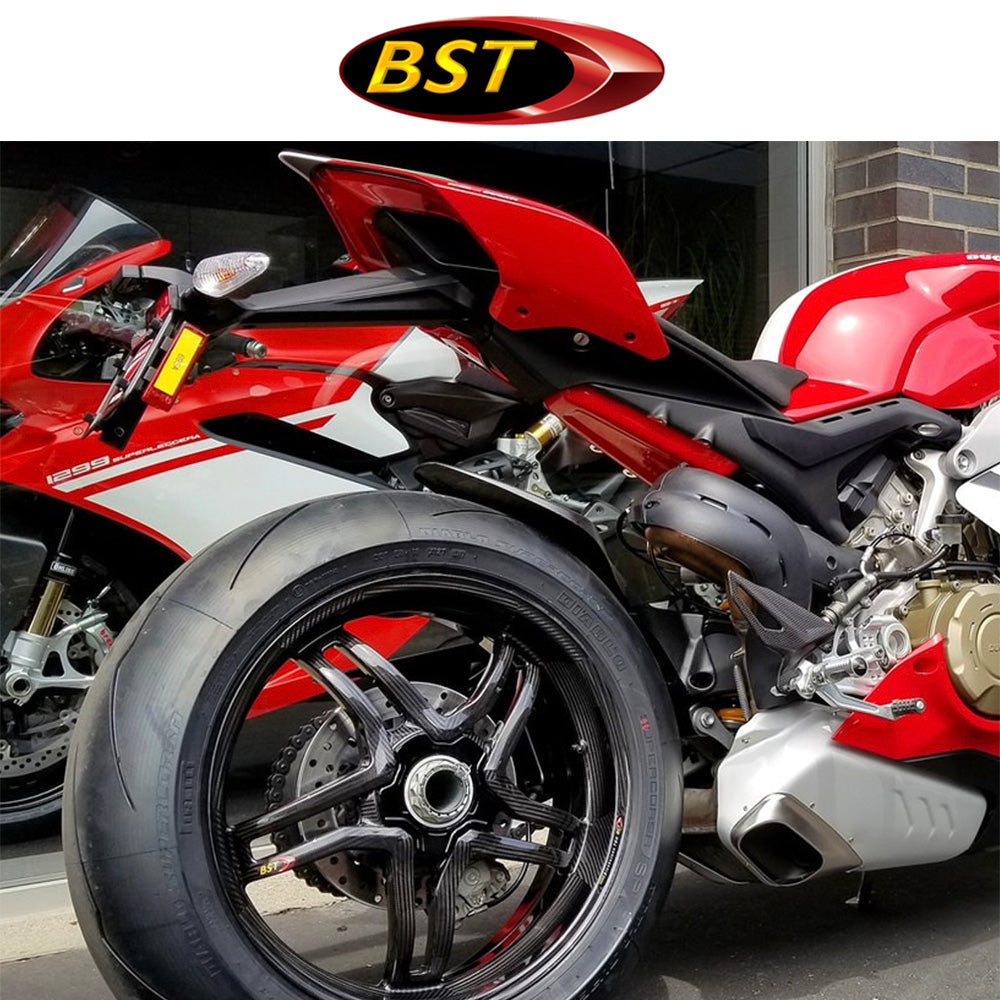 ドゥカティ　パニガーレＶ２用 BST Rapid TEK 17 x 5.5J マットカーボンファイバー製リアホイール１本(艶なし仕上げ) BST Rapid TEK 17 x 5.5 Rear Wheel - MATTE - Ducati 1098/R/S/ 1199 / 1299 / 1299Rfe / Panigale V4 (18-24) and V2 / Streetfighter V4 and V2 / 1198 (2007-12) / SuperSport 939 (送料無料)