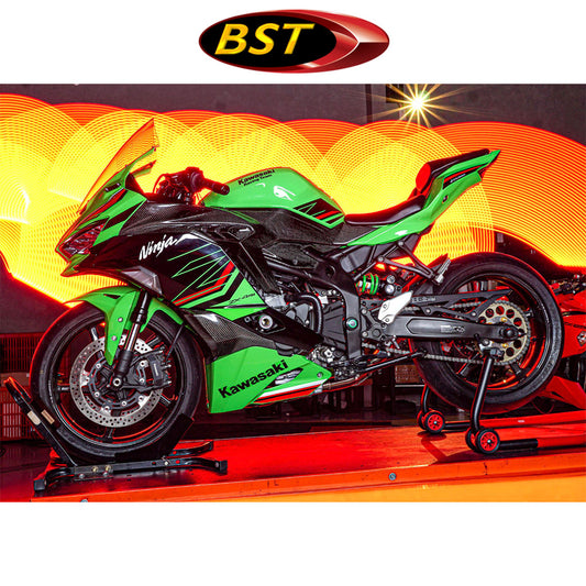 ２０２３年から２０２４年式モデル カワサキ Ｎｉｎｊａ ＺＸ－４ＲＲ用 BST Diamond TEK 17 x 4.5J カーボンファイバーリアホイール１本　BST Diamond TEK 17 x 4.50 Rear Wheel - Kawasaki ZX-4RR (23-24) (送料無料)