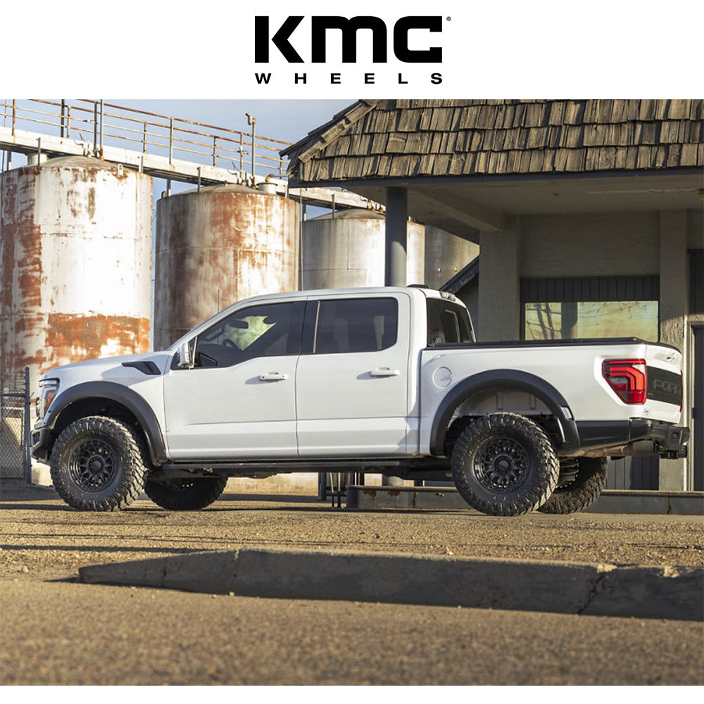 トヨタ ランドクルーザー用 KMC クラクス 17x8.5J ET 25 フロント、リア ブラックアウト ホイール４本セット　KMC CRUX 17X8.5 6X5.5 106 +25 BLK-OUT (消費税、送料込み)