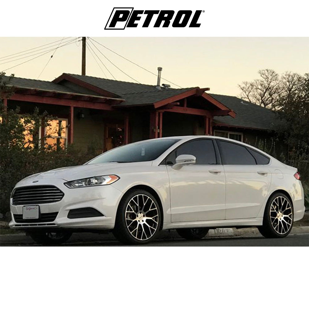 テスラモデル３用 ペトロール P2B 18x8J ET 40 フロント、リア グロスブラック／マシニングカットフェイス ホイール４本セット　Petrol PE P2B 18X8 5X4.5 76 G-BLK MACH +40 (消費税、送料込み)