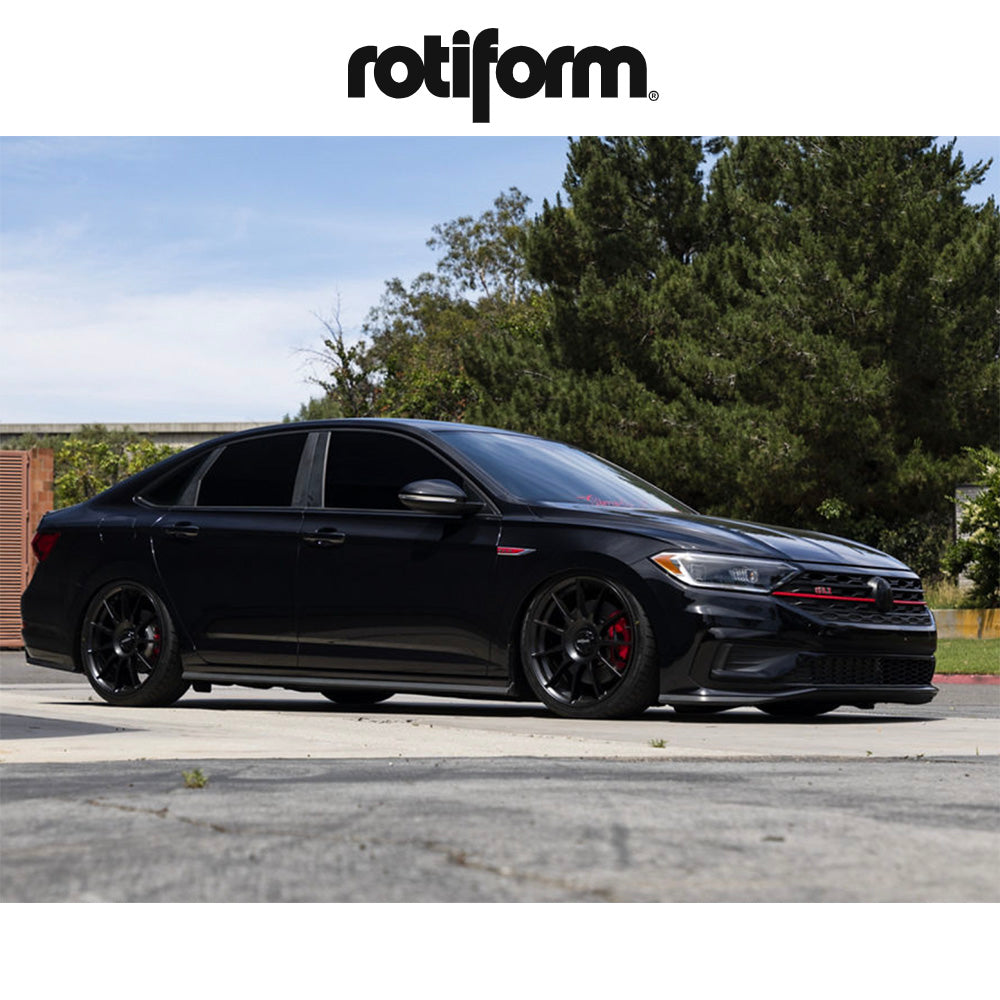 トヨタ プリウス(Toyota Prius)用 ロティフォーム DTM 17x8J ET 40 フロント&リア サテンブラック ホイール４本セット Rotiform DTM 17X8 5X4.25/4.5 72 +40 BD (消費税、送料込み)