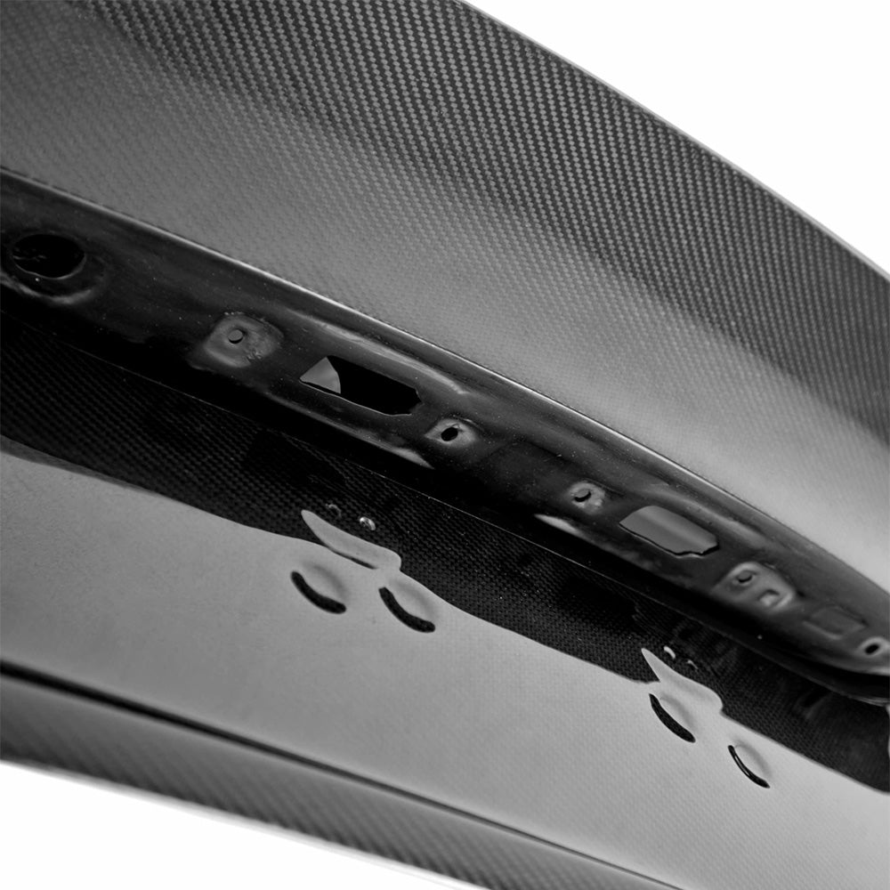 2014-2020年式 レクサス IS 用 セイボンカーボン カーボンファイバー C スタイル トランクカバー Seibon Carbon C-Style Carbon Fiber Trunk Lid For 2014-2020 Lexus IS (送料無料)