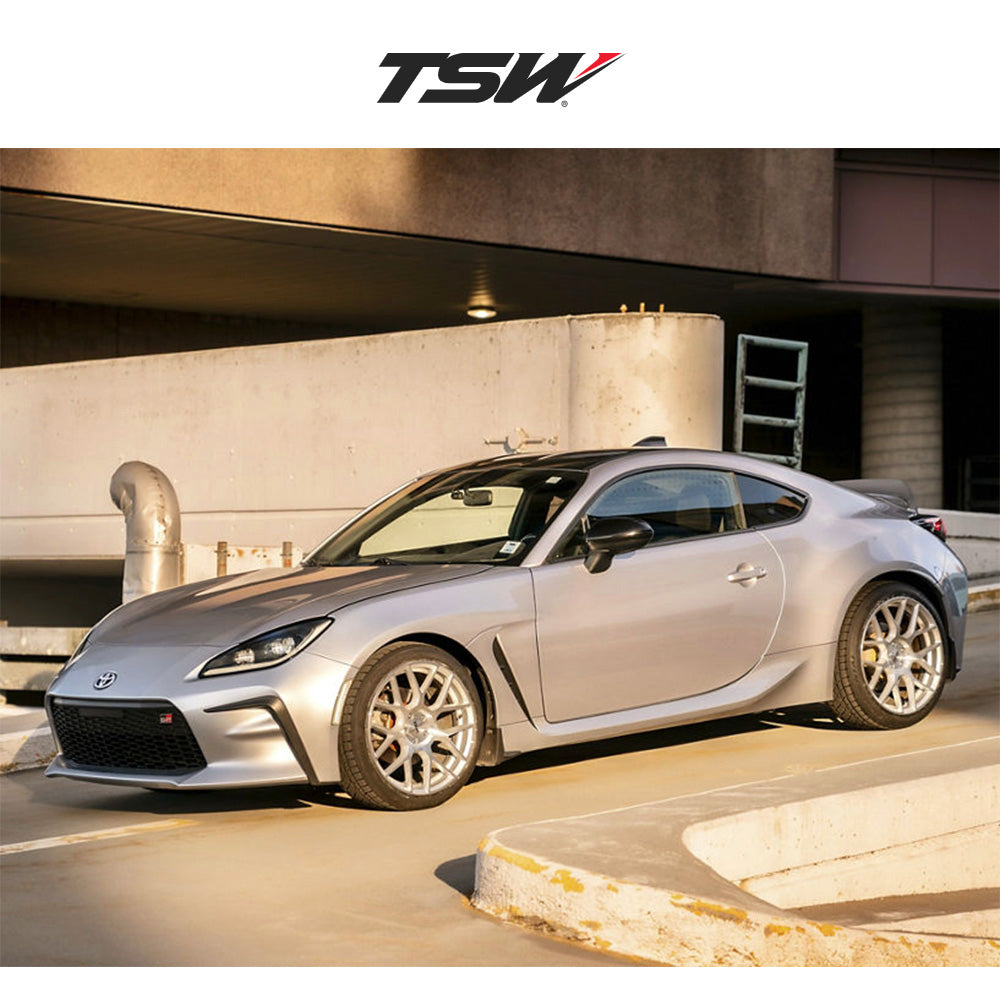 トヨタ ＧＲカローラ用 TSW ラサルト 18x8.5J ET 35 フロント、リア グロスシルバーマシンド フローフォーミング・アルミニウムホイール４本セット (消費税、送料込み)