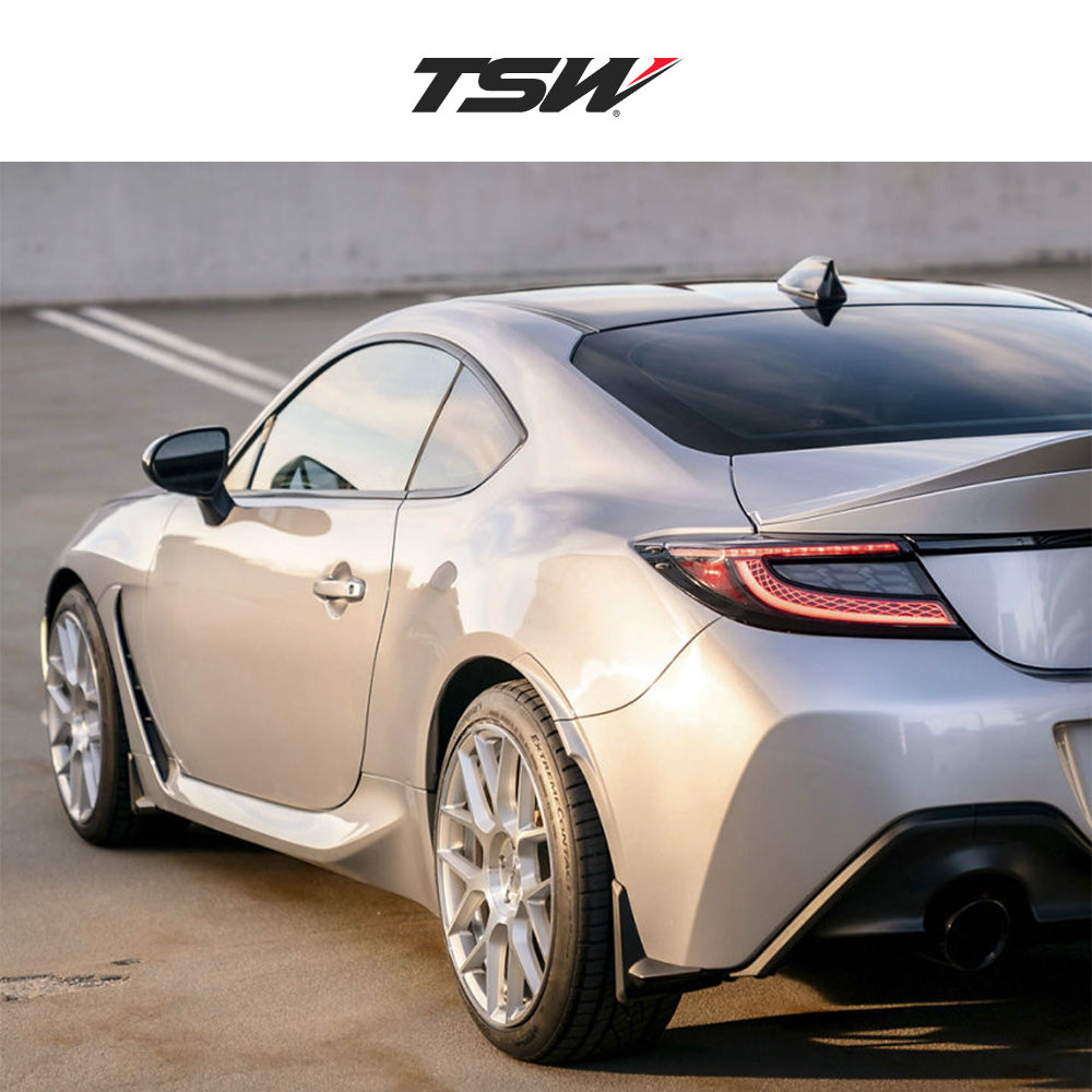 トヨタ ＧＲカローラ用 TSW ラサルト 18x8.5J ET 35 フロント、リア グロスシルバーマシンド フローフォーミング・アルミニウムホイール４本セット (消費税、送料込み)