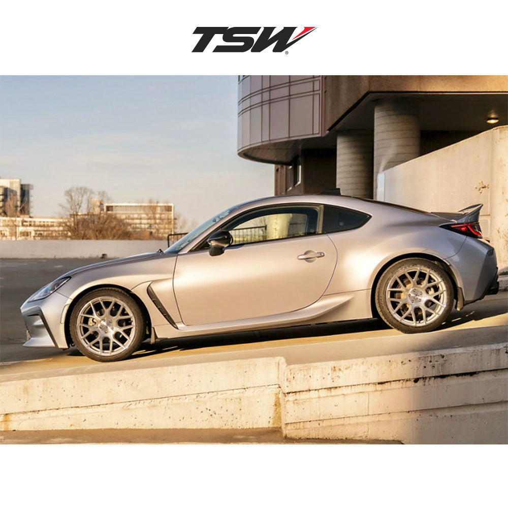 トヨタ ＧＲカローラ用 TSW ラサルト 18x8.5J ET 35 フロント、リア グロスシルバーマシンド フローフォーミング・アルミニウムホイール４本セット (消費税、送料込み)