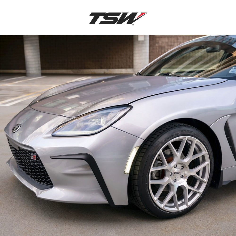 トヨタ ＧＲカローラ用 TSW ラサルト 18x8.5J ET 35 フロント、リア グロスシルバーマシンド フローフォーミング・アルミニウムホイール４本セット (消費税、送料込み)