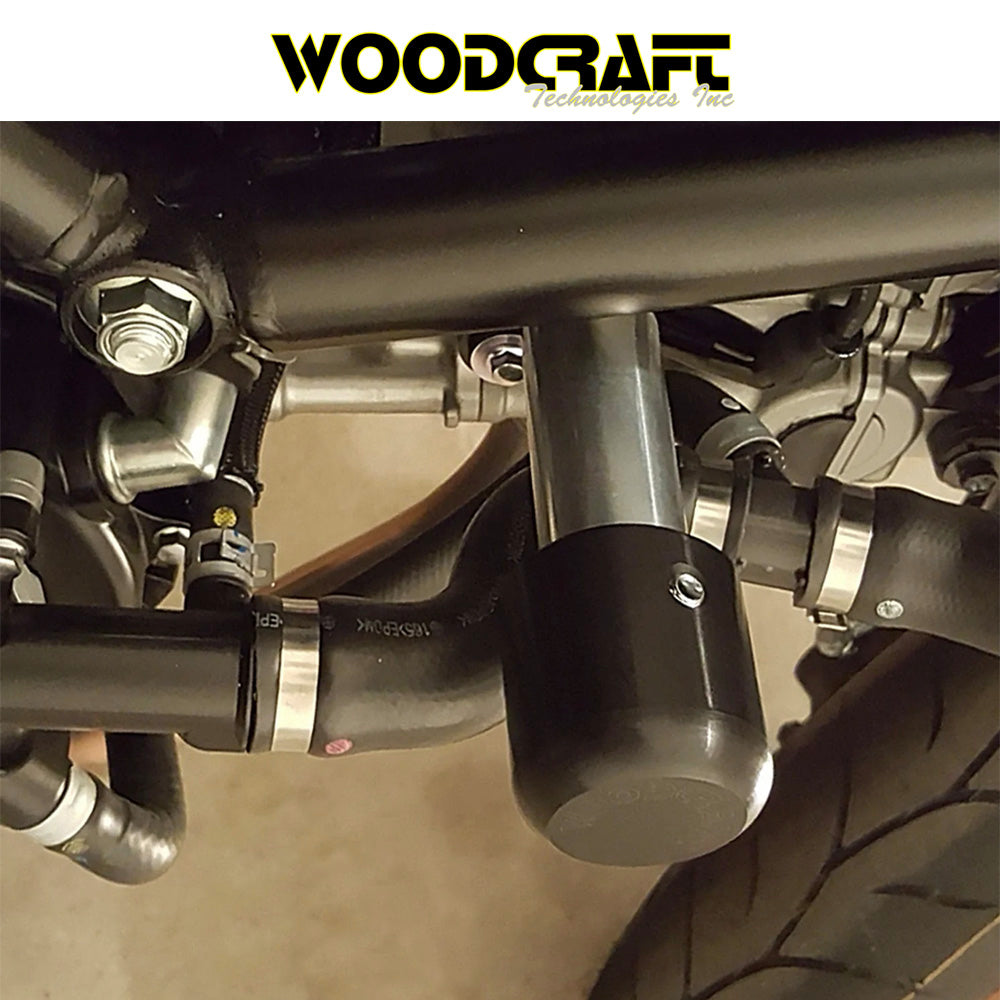 2017年から2025年式モデル スズキ ＳＶ６５０用 ウッドクラフト製パック付きフレームスライダーキット　Woodcraft 50-0228 Suzuki SV650 Frame Slider Kit with pucks (消費税、送料込み)