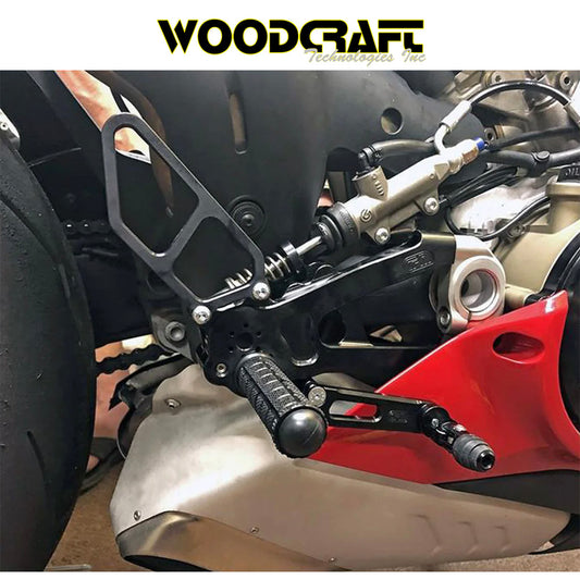 2021年から2024年式モデル ドゥカティ パニガーレ Ｖ４用 ウッドクラフト製 リアセットキット(専用ブレーキスイッチ付き)　Woodcraft 05-0656B Ducati Panigale 2021-24 V4 Rearset Kit (消費税、送料込み)
